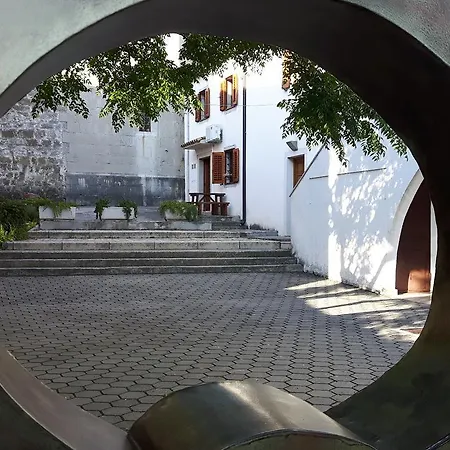 Nemarnik Apartment *